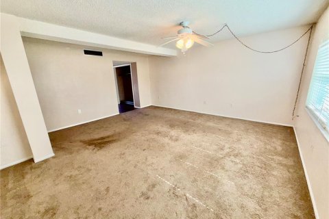 Condo in Dunedin, Florida, 2 bedrooms  № 2226616 - photo 21