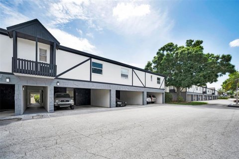 Condo in Dunedin, Florida, 2 bedrooms  № 2226616 - photo 2
