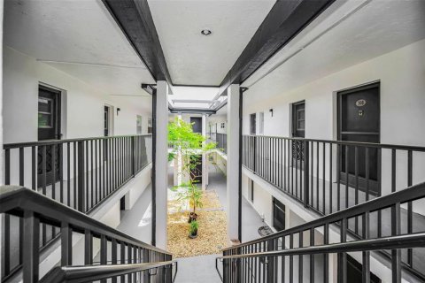 Condo in Dunedin, Florida, 2 bedrooms  № 2226616 - photo 11