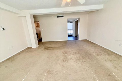 Condo in Dunedin, Florida, 2 bedrooms  № 2226616 - photo 16