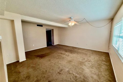 Condo in Dunedin, Florida, 2 bedrooms  № 2226616 - photo 15