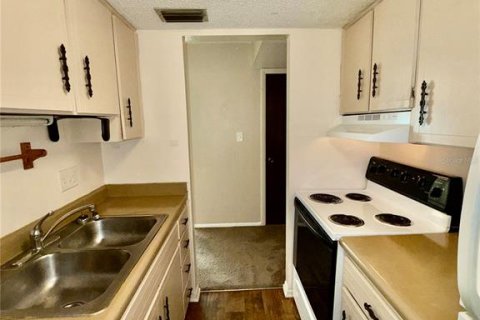 Condo in Dunedin, Florida, 2 bedrooms  № 2226616 - photo 23
