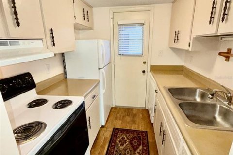Condo in Dunedin, Florida, 2 bedrooms  № 2226616 - photo 22