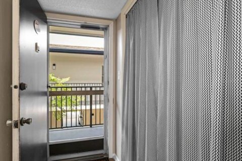 Condo in Dunedin, Florida, 2 bedrooms  № 2226616 - photo 14