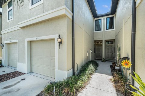 Townhouse in Clearwater, Florida 3 bedrooms, 134.15 sq.m. № 1829700 - photo 2