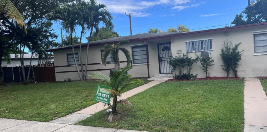 Дом в Катлер-Бей, Флорида 5 спален, 143.44м2 № 1952560