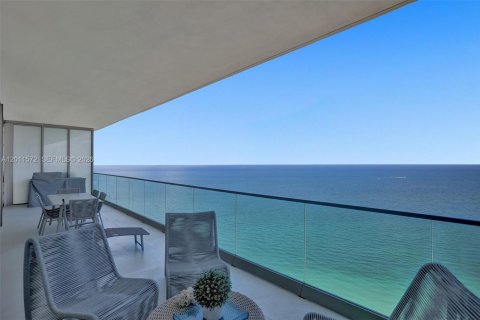 Condo in Sunny Isles Beach, Florida, 4 bedrooms  № 2075305 - photo 2