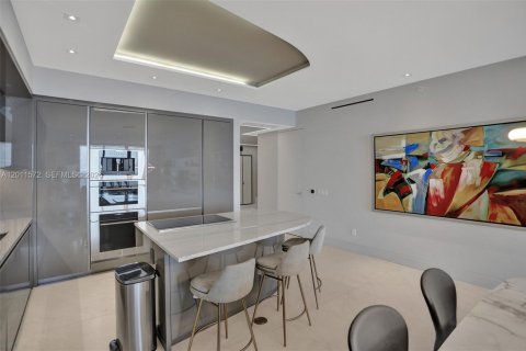 Condo in Sunny Isles Beach, Florida, 4 bedrooms  № 2075305 - photo 11