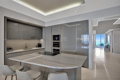 Condo in Sunny Isles Beach, Florida, 4 bedrooms  № 2075305 - photo 10