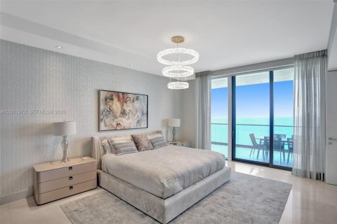 Condo in Sunny Isles Beach, Florida, 4 bedrooms  № 2075305 - photo 12