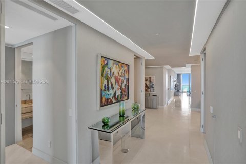 Condo in Sunny Isles Beach, Florida, 4 bedrooms  № 2075305 - photo 18