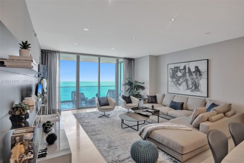Condo in Sunny Isles Beach, Florida, 4 bedrooms  № 2075305