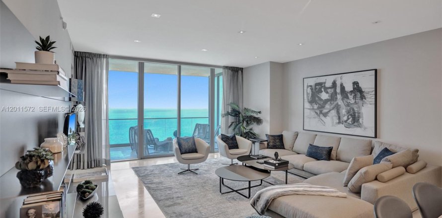 Condo in Sunny Isles Beach, Florida, 4 bedrooms  № 2075305