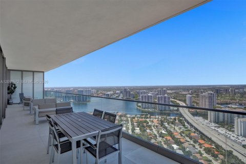 Condo in Sunny Isles Beach, Florida, 4 bedrooms  № 2075305 - photo 25