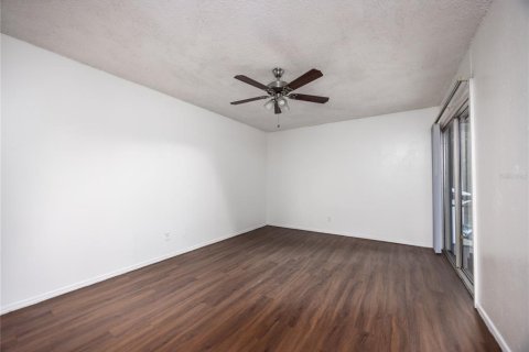 Condo in Gainesville, Florida, 2 bedrooms  № 1805373 - photo 18