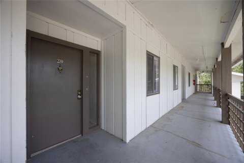 Condo in Gainesville, Florida, 2 bedrooms  № 1805373 - photo 1