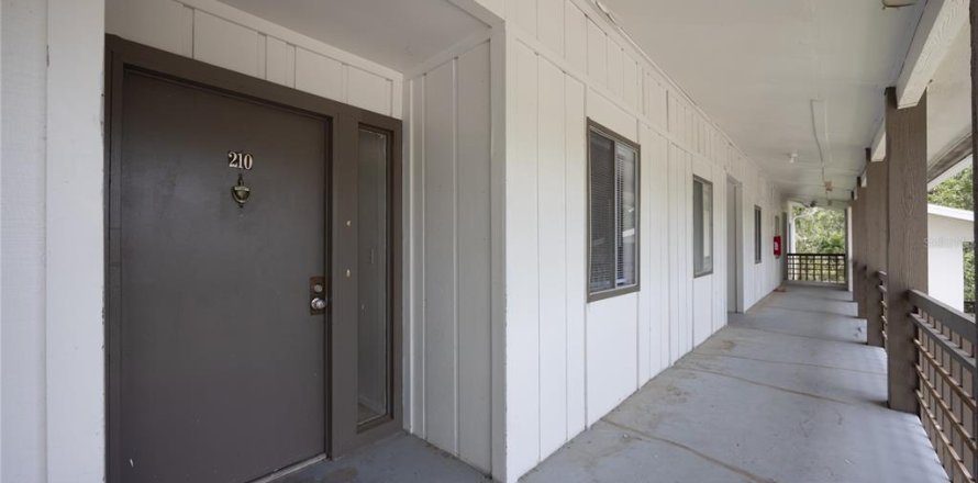 Condo in Gainesville, Florida, 2 bedrooms № 1805373