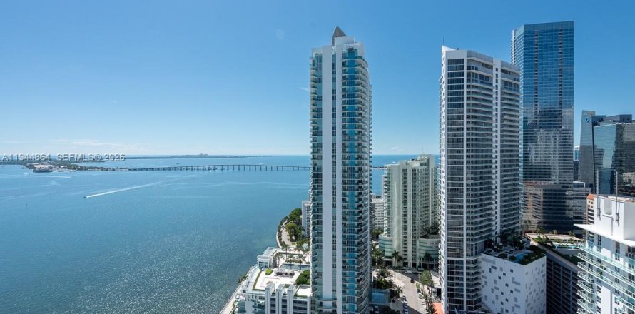 Condo in Miami, Florida, 2 bedrooms № 2060176
