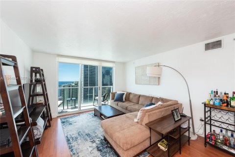 Condo in Miami, Florida, 2 bedrooms № 2060176 - photo 4