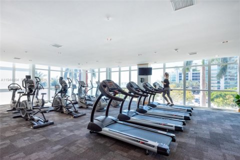 Condo in Miami, Florida, 2 bedrooms № 2060176 - photo 16