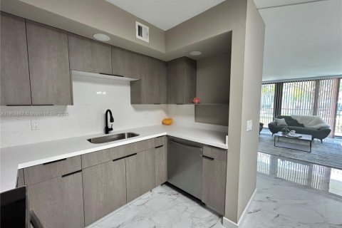 Condo in Fort Lauderdale, Florida, 2 bedrooms  № 1878974 - photo 7