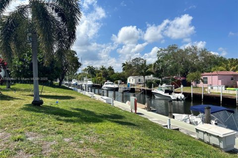 Condo in Fort Lauderdale, Florida, 2 bedrooms  № 1878974 - photo 18