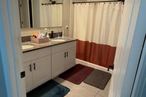 Casa en alquiler en Kissimmee, Florida, 4 dormitorios, 171.5 m2 № 2096892 - foto 19