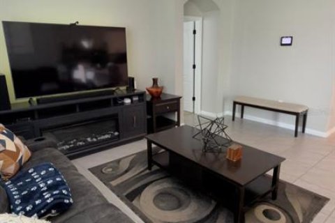Casa en alquiler en Kissimmee, Florida, 4 dormitorios, 171.5 m2 № 2096892 - foto 3