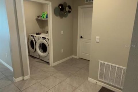 Casa en alquiler en Kissimmee, Florida, 4 dormitorios, 171.5 m2 № 2096892 - foto 24