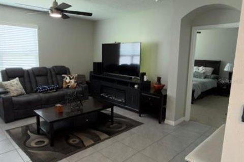 Casa en alquiler en Kissimmee, Florida, 4 dormitorios, 171.5 m2 № 2096892 - foto 6