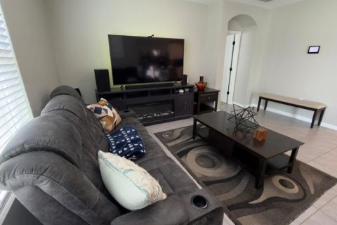 Casa en alquiler en Kissimmee, Florida, 4 dormitorios, 171.5 m2 № 2096892 - foto 5