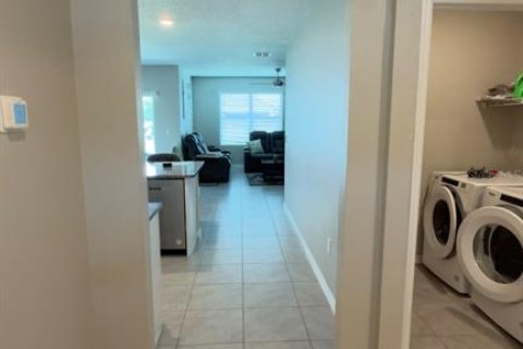 Casa en alquiler en Kissimmee, Florida, 4 dormitorios, 171.5 m2 № 2096892 - foto 27