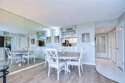 Condo in Clearwater, Florida, 1 bedroom  № 1539673 - photo 10