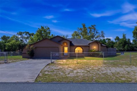 Villa ou maison à Spring Hill, Floride 3 chambres, 182.46 m2 № 2135374