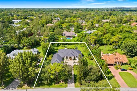 Villa ou maison à louer à Parkland, Floride: 6 chambres, 356.93 m2 № 1946027 - photo 3