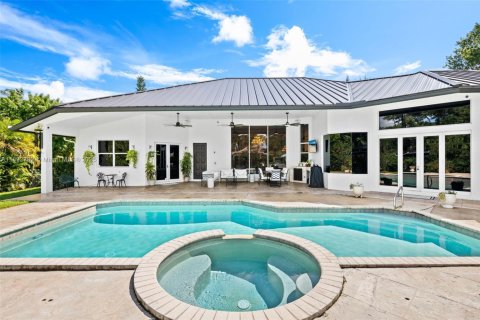 Villa ou maison à louer à Parkland, Floride: 6 chambres, 356.93 m2 № 1946027 - photo 12