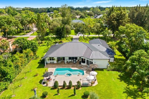 Villa ou maison à louer à Parkland, Floride: 6 chambres, 356.93 m2 № 1946027 - photo 5