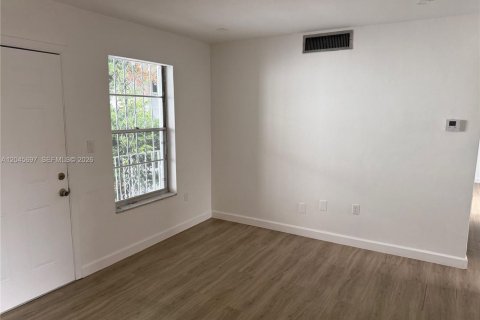 Снять в аренду кондоминиум в Майами, Флорида 2 спальни, 67.35м2, № 2145878 - фото 8