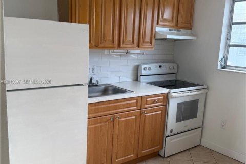 Снять в аренду кондоминиум в Майами, Флорида 2 спальни, 67.35м2, № 2145878 - фото 5