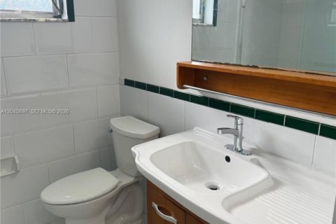 Снять в аренду кондоминиум в Майами, Флорида 2 спальни, 67.35м2, № 2145878 - фото 10