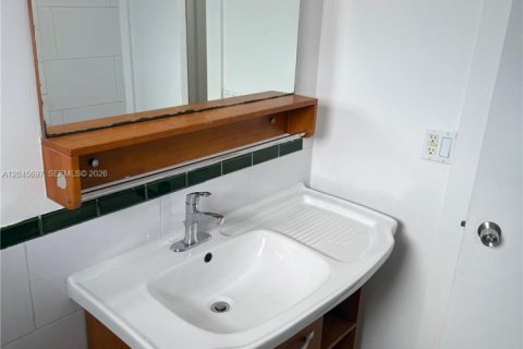 Снять в аренду кондоминиум в Майами, Флорида 2 спальни, 67.35м2, № 2145878 - фото 12