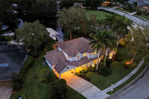 House in Bradenton, Florida 5 bedrooms, 316.8 sq.m. № 2347161