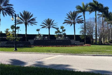 House in Weston, Florida 5 bedrooms, 292.08 sq.m. № 1891903 - photo 2
