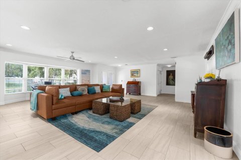 Casa en venta en Palm Harbor, Florida, 4 dormitorios, 211.72 m2 № 1914475 - foto 9