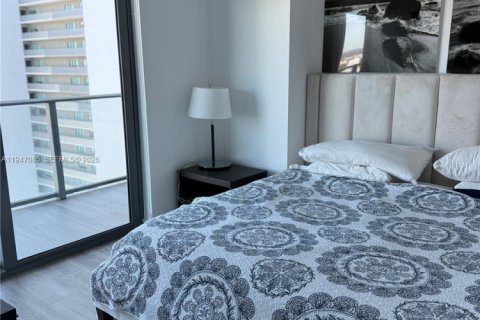 Снять в аренду квартиру в Майами, Флорида 1 спальня, 61.5м2, № 2004783 - фото 6