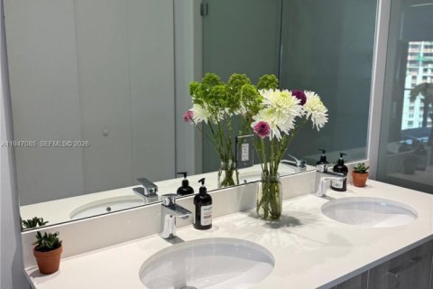 Снять в аренду квартиру в Майами, Флорида 1 спальня, 61.5м2, № 2004783 - фото 10