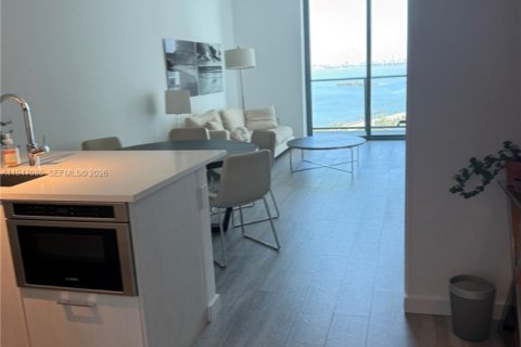 Снять в аренду квартиру в Майами, Флорида 1 спальня, 61.5м2, № 2004783 - фото 23