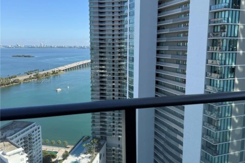 Снять в аренду квартиру в Майами, Флорида 1 спальня, 61.5м2, № 2004783 - фото 12