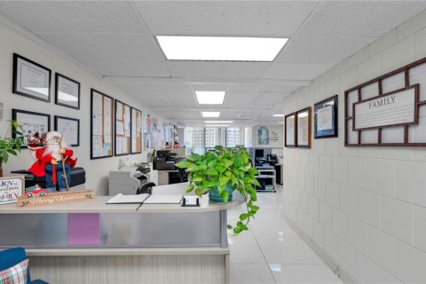 Immobilier commercial à vendre à Coral Gables, Floride № 1976665 - photo 8