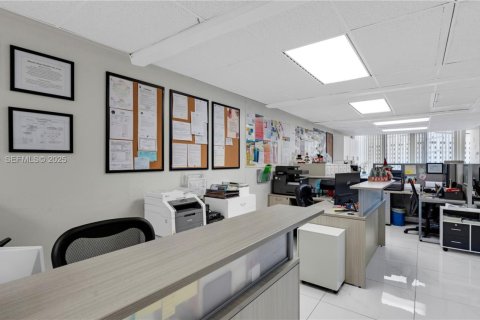 Immobilier commercial à vendre à Coral Gables, Floride № 1976665 - photo 9